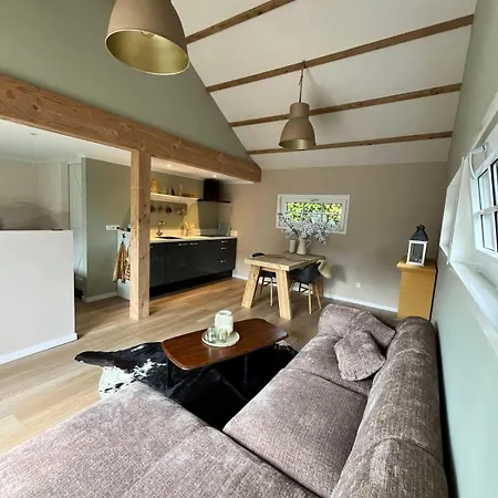 Aan De Dijk Guest house 3*