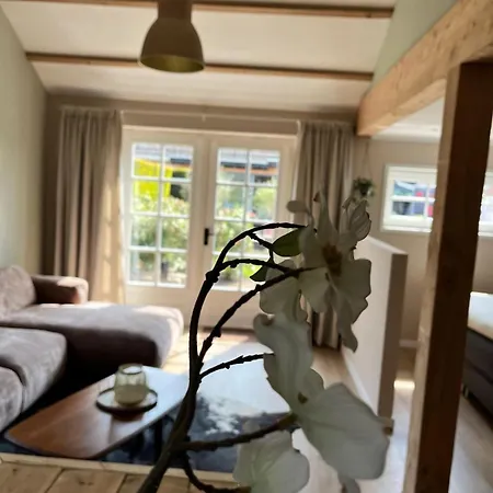Aan De Dijk Guest house