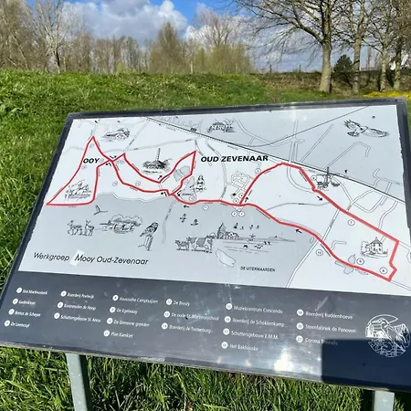 Aan De Dijk 3*